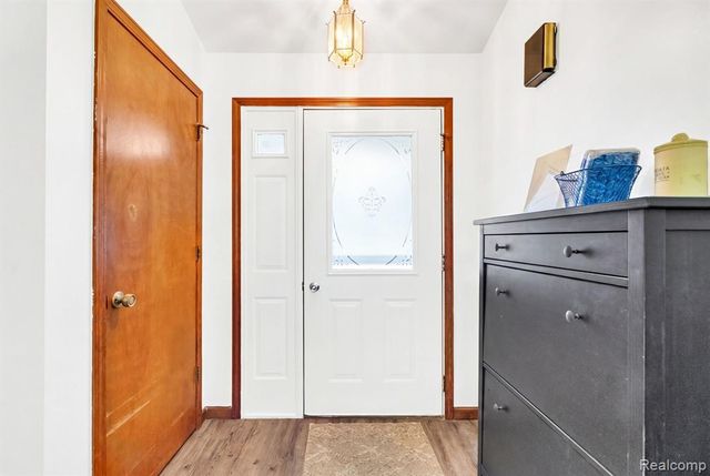 3176 Yorkshire Drive, Port Huron, MI 48060