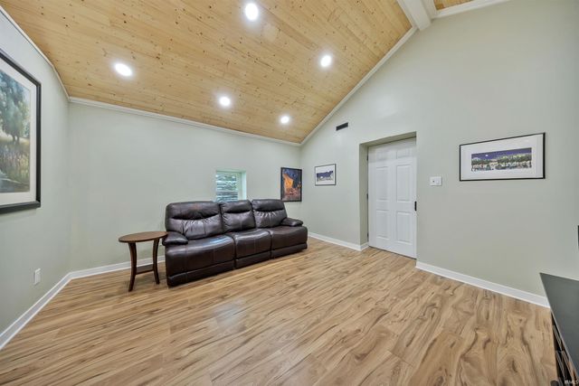 899 Inderrieden Road, Chandler, IN 47610