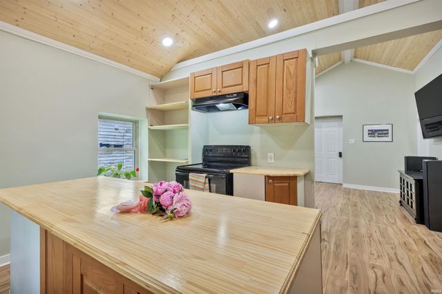 899 Inderrieden Road, Chandler, IN 47610