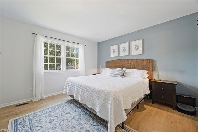 10 Locust RN, Poquoson, VA 23662