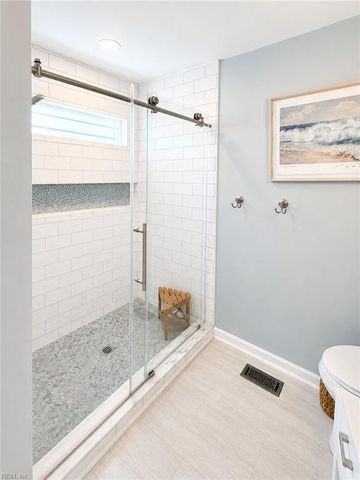 10 Locust RN, Poquoson, VA 23662