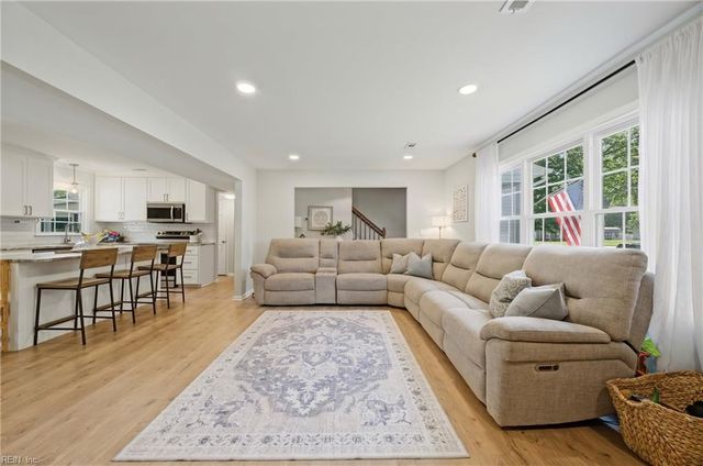 10 Locust RN, Poquoson, VA 23662