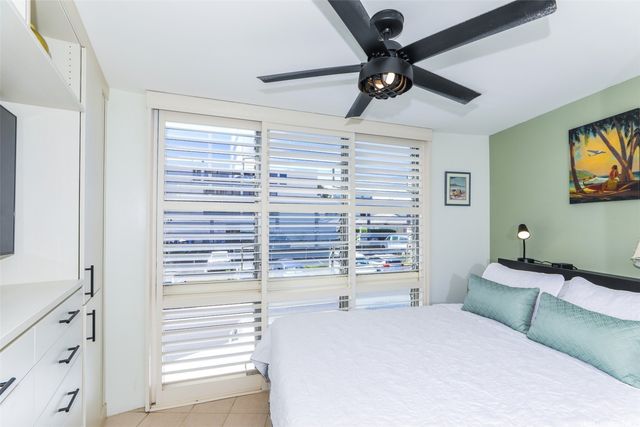 1139 9th Avenue 202, Honolulu, HI 96816