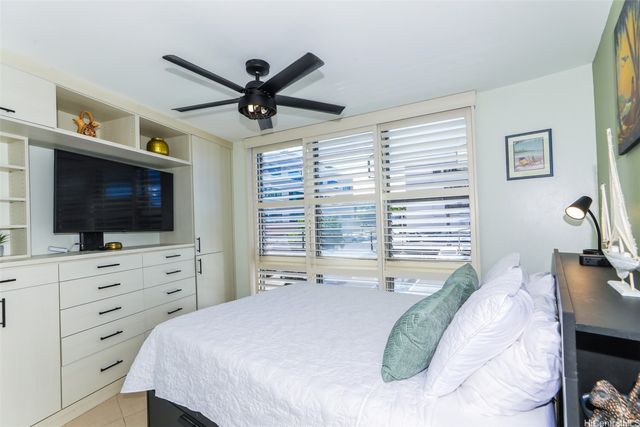 1139 9th Avenue 202, Honolulu, HI 96816