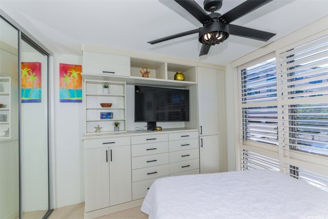 1139 9th Avenue 202, Honolulu, HI 96816