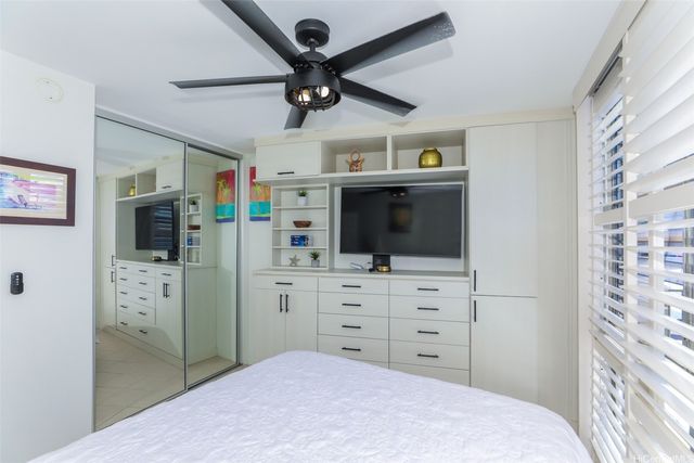 1139 9th Avenue 202, Honolulu, HI 96816