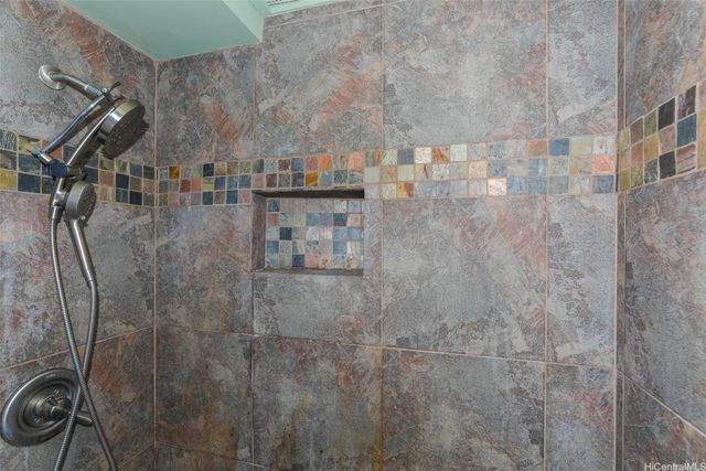 1139 9th Avenue 202, Honolulu, HI 96816