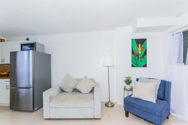 1139 9th Avenue 202, Honolulu, HI 96816