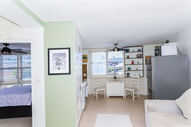 1139 9th Avenue 202, Honolulu, HI 96816