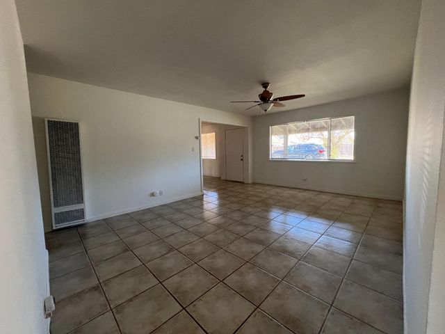 2960 Rocky Ln, Riverbank, CA 95367