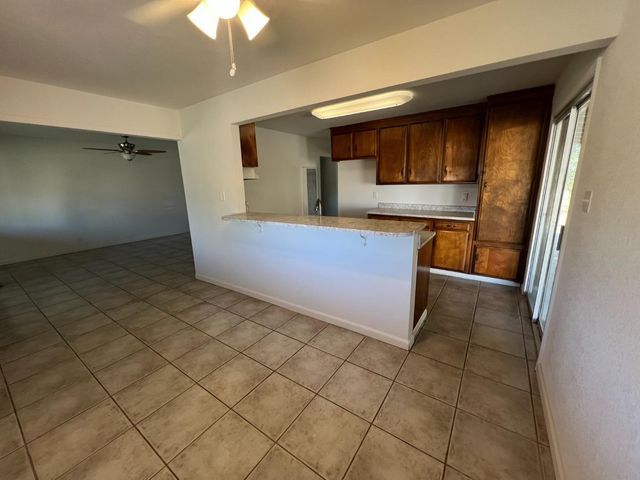 2960 Rocky Ln, Riverbank, CA 95367