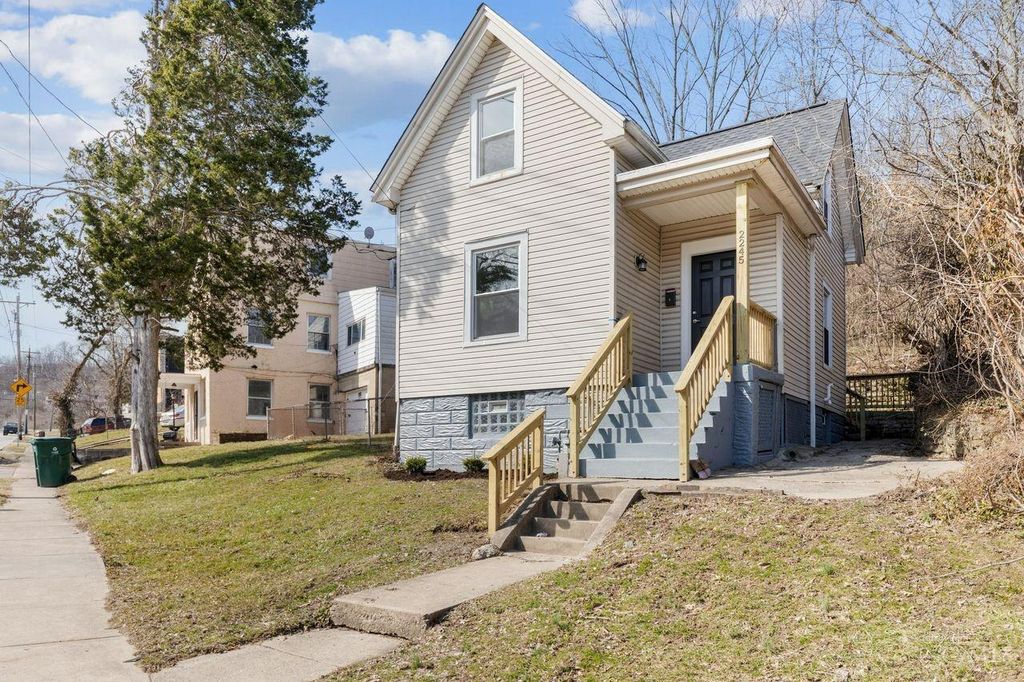 2245 Quebec Road, Cincinnati, OH 45214