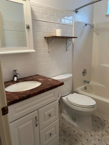 17151 Mountain View Drive, Applegate, CA 95703