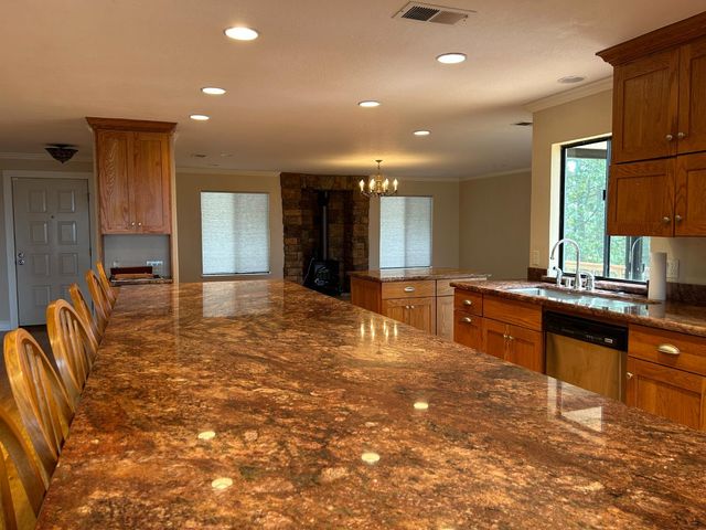 17151 Mountain View Drive, Applegate, CA 95703