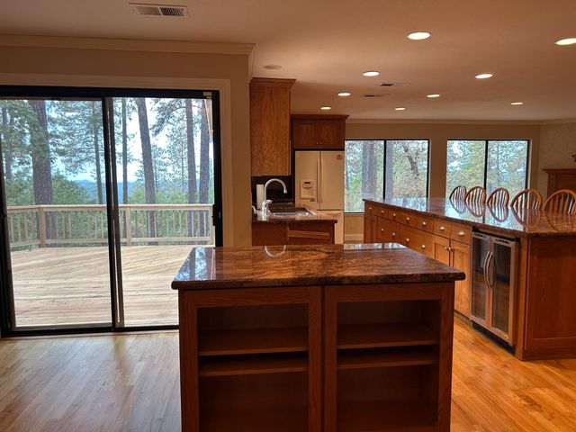 17151 Mountain View Drive, Applegate, CA 95703