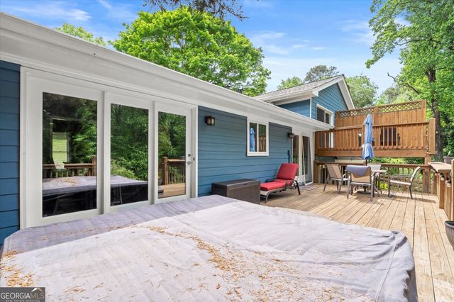 9040 Ruby Lane, Gainesville, GA 30506
