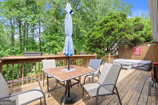 9040 Ruby Lane, Gainesville, GA 30506