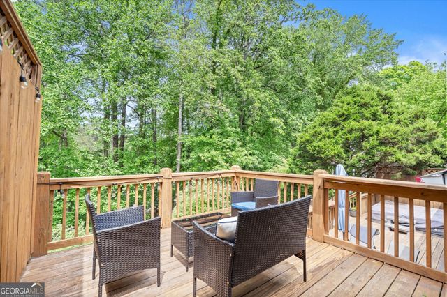 9040 Ruby Lane, Gainesville, GA 30506