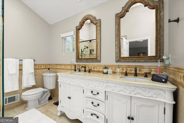 9040 Ruby Lane, Gainesville, GA 30506