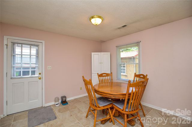 518 Vinecrest Drive, Matthews, NC 28105
