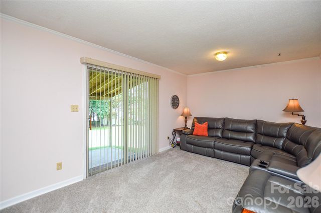 518 Vinecrest Drive, Matthews, NC 28105