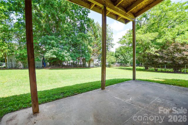 518 Vinecrest Drive, Matthews, NC 28105