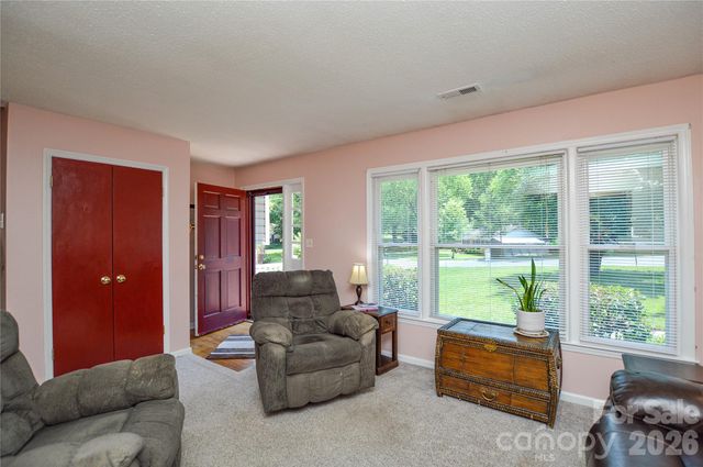 518 Vinecrest Drive, Matthews, NC 28105