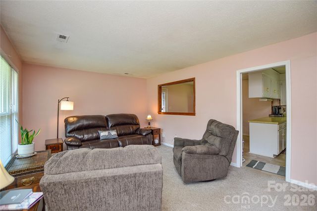 518 Vinecrest Drive, Matthews, NC 28105