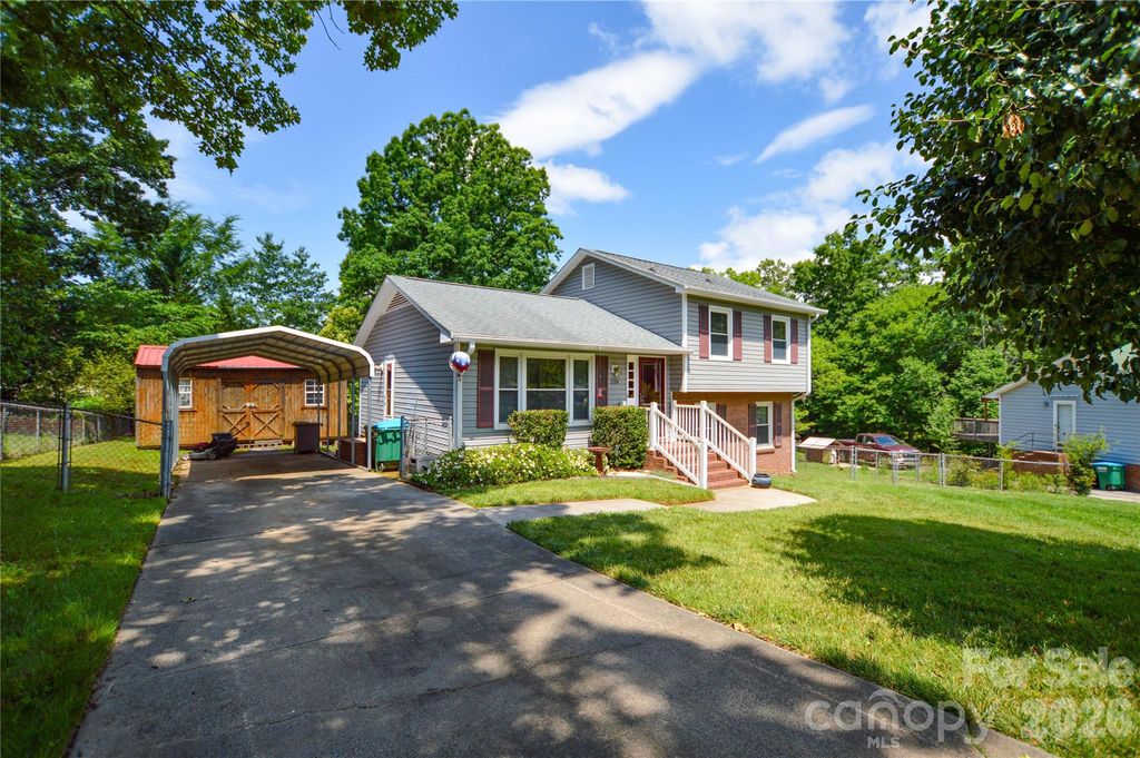 518 Vinecrest Drive, Matthews, NC 28105