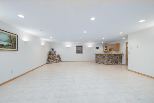 930 Highway 65 S, Mora, MN 55051