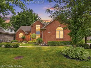 11127 Minnfrank Drive, Shelby Charter Township, MI 48316