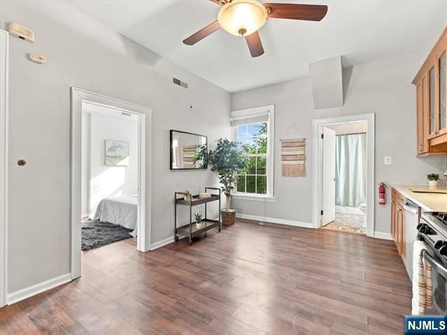 35 Waverly Street 3, Jersey City, NJ 07306