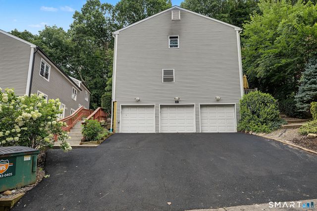 6 Irving Place 3C, Danbury, CT 06810