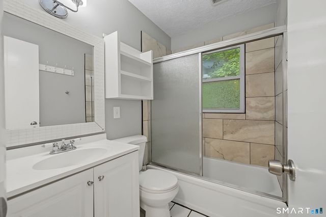 6 Irving Place 3C, Danbury, CT 06810