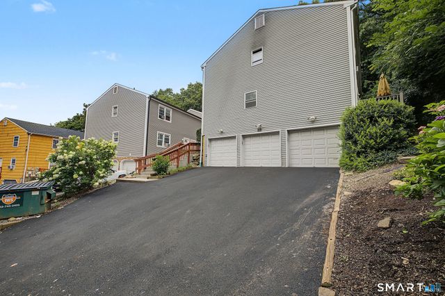 6 Irving Place 3C, Danbury, CT 06810