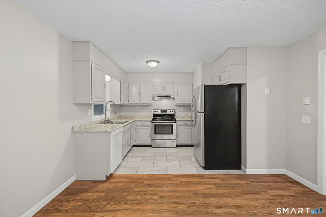 6 Irving Place 3C, Danbury, CT 06810