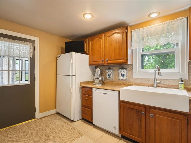 8899 Mcdougall Road, Rockford, IL 61101
