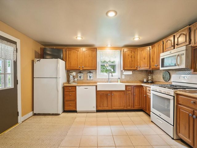 8899 Mcdougall Road, Rockford, IL 61101