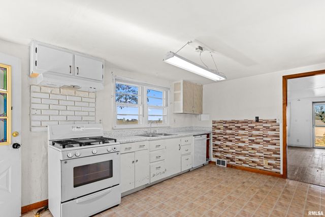 12952 CARTER Road, Pekin, IL 61554