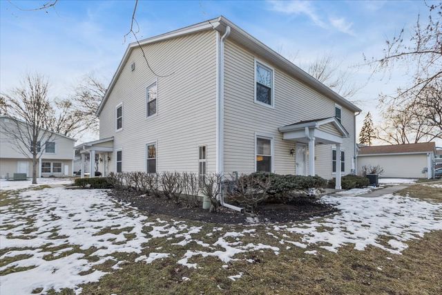 2169 N Dogwood Lane 46C, Palatine, IL 60074