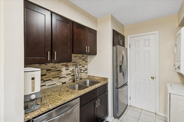 2169 N Dogwood Lane 46C, Palatine, IL 60074