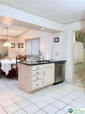 909 Flexer Avenue, Salisbury Twp, PA 18103