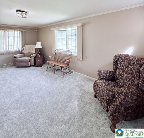 909 Flexer Avenue, Salisbury Twp, PA 18103
