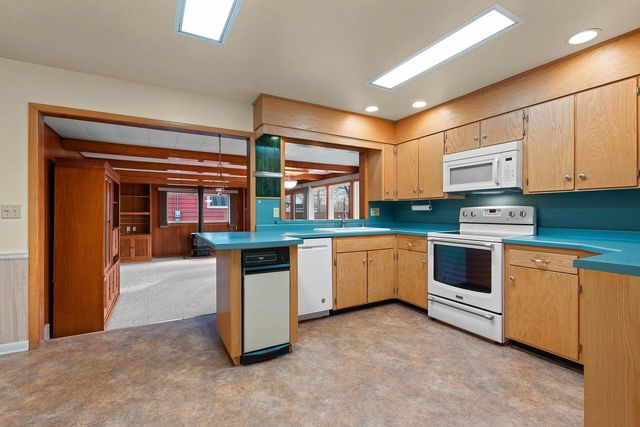 1316 N 23rd STREET, Manitowoc, WI 54220