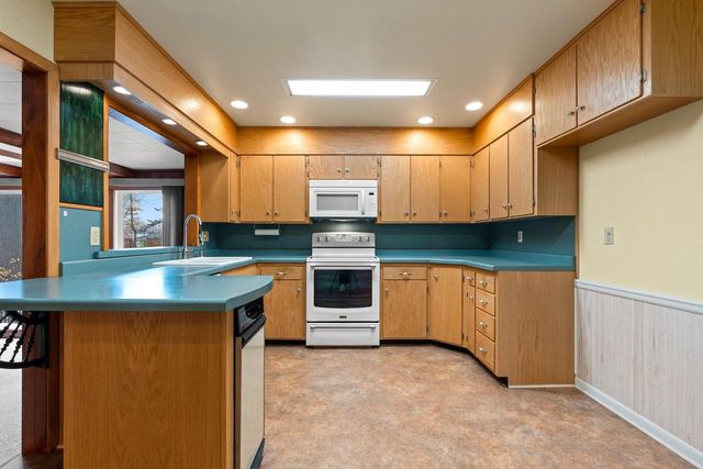 1316 N 23rd STREET, Manitowoc, WI 54220