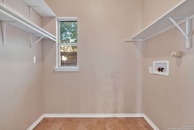 10526 Corvey Ln, Helotes, TX 78023