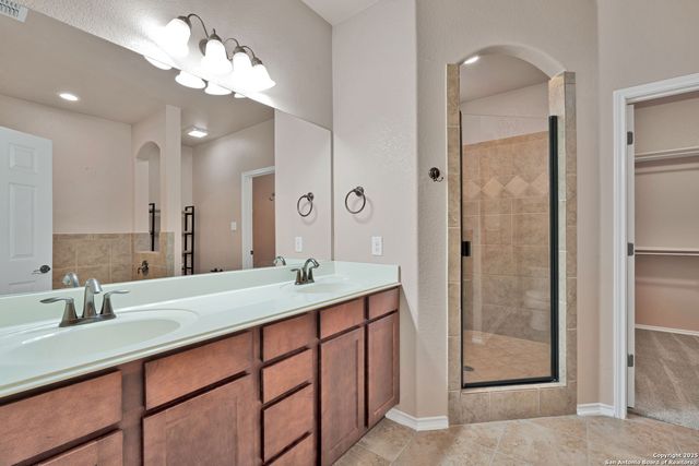 10526 Corvey Ln, Helotes, TX 78023