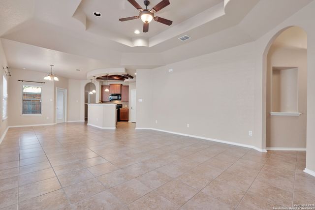 10526 Corvey Ln, Helotes, TX 78023