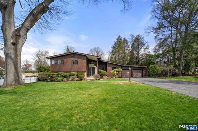 970 Soldier Hill Road, Emerson, NJ 07630