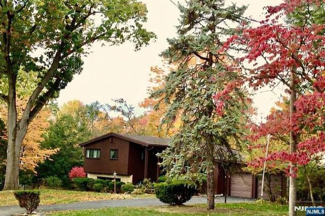 970 Soldier Hill Road, Emerson, NJ 07630